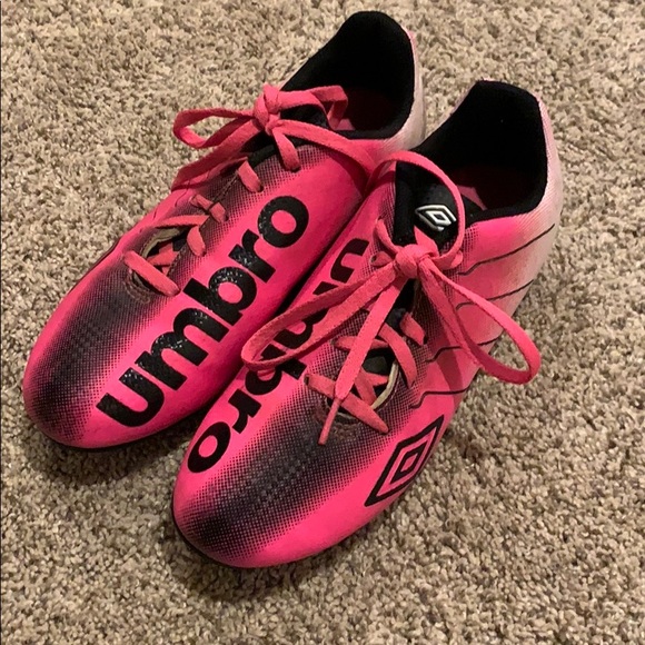 Umbro Other - Umbro Girls’ Cleats size 4.5 pink black